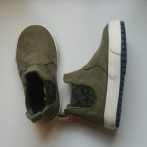 Toddler Cat & Jack sneakers